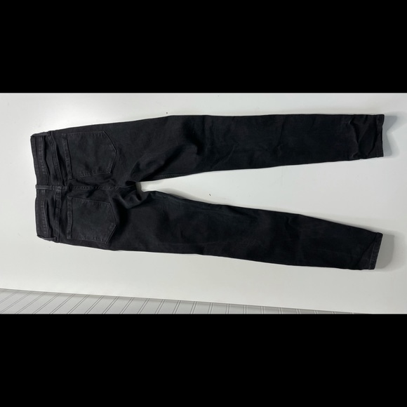 Black skinny jeans, high rise, size 4, great condition barely worn - Picture 4 of 4